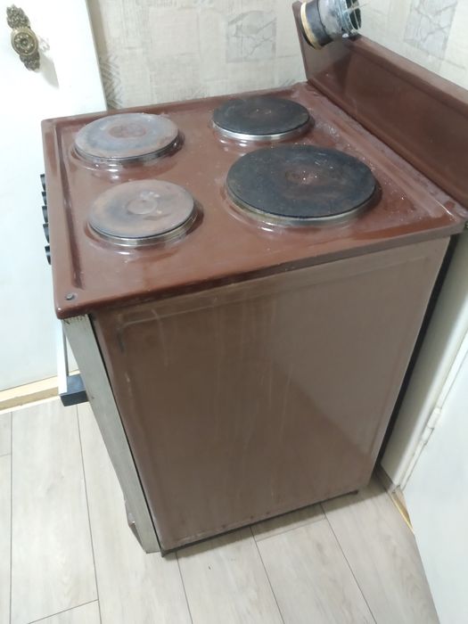 Продам электроплиту Электра 1001м...