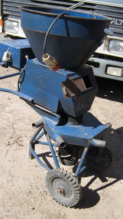 alimentador p forno a lenha solidos triturados
eletrico três saidas.