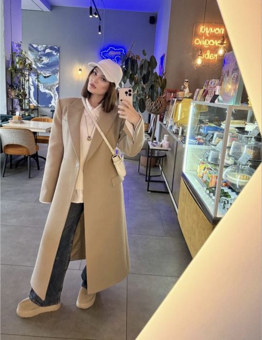 Бежеве пальто BAZHANE