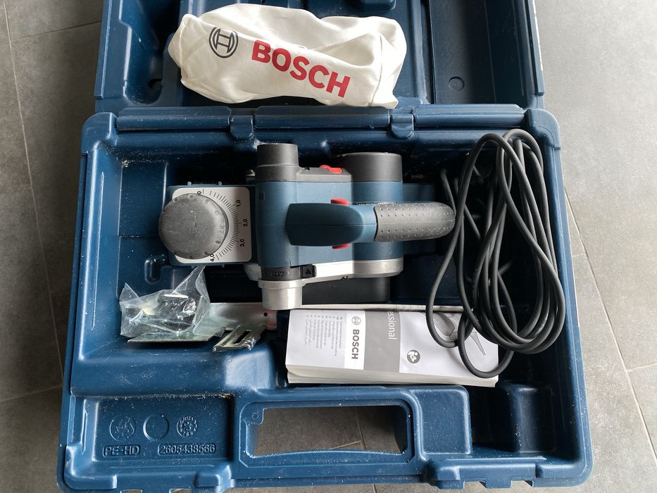 Plaina electrica Bosch GHO 40-82
