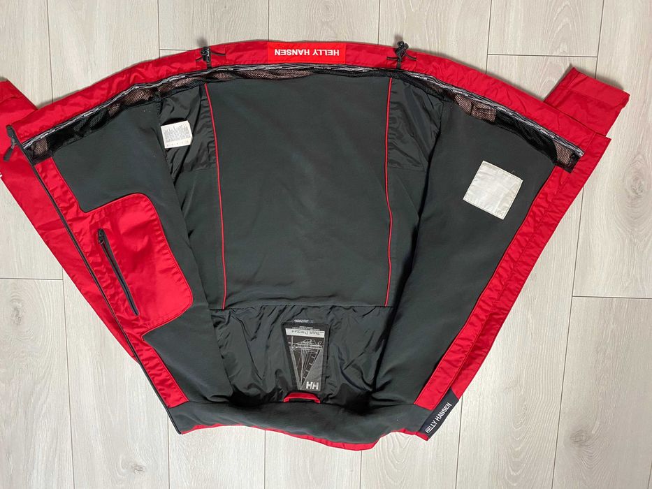 HELLY HANSEN r.S oryginalna kurtka męska w dobrym stanie
