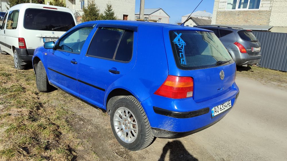 Продам , Фольксваген гольф 1.6 б.