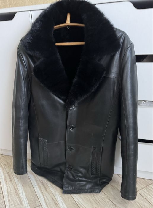 Кожана куртка мужская