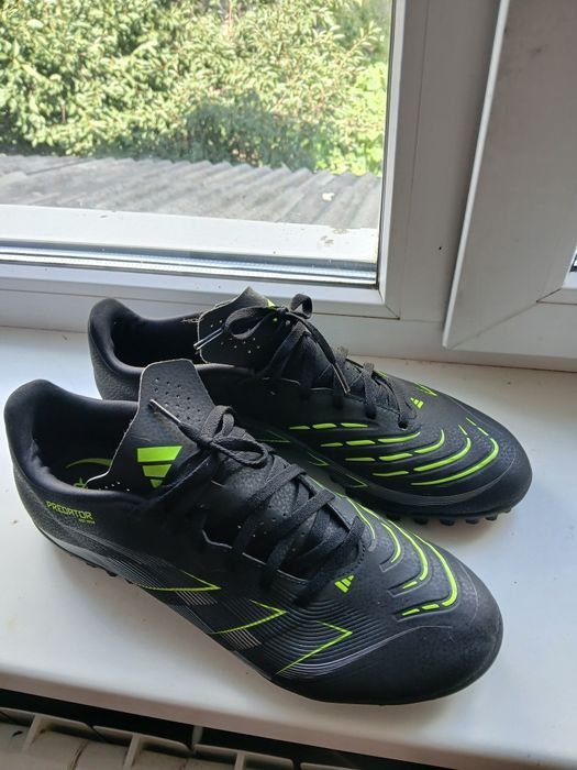Сороконіжки Adidas Predator 47 розмір, довжина устілки 30см.