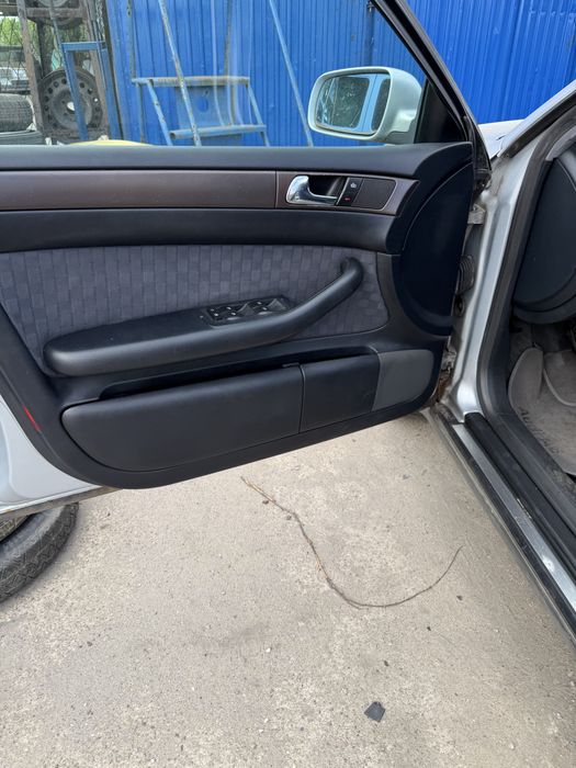 Boczki Audi A6 C5 kombi Tapicerka A6C5 przód tył lewe prawe