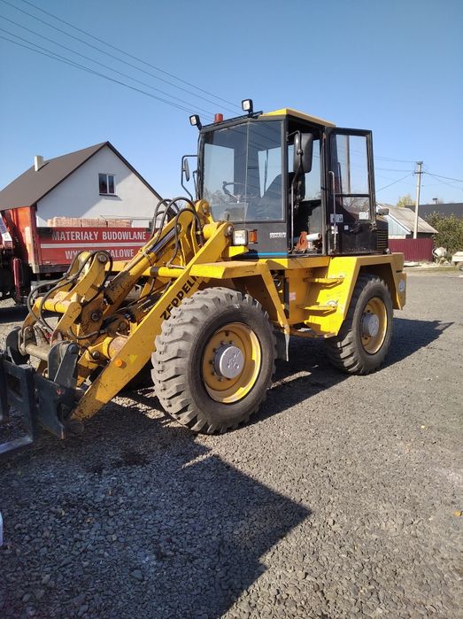 Фронтальний навантажувач.розмитнений.