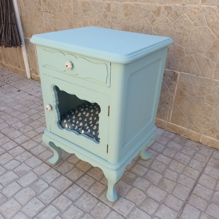 Mesa de cabeceira Casa para gato