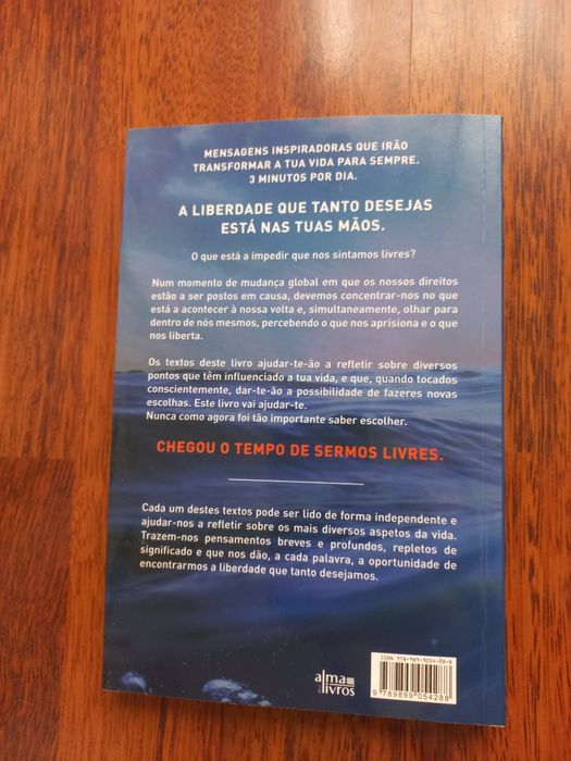 Vendo livro: A Liberdade de Mário Caetano