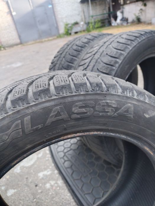 Продам зимову резину Lassa