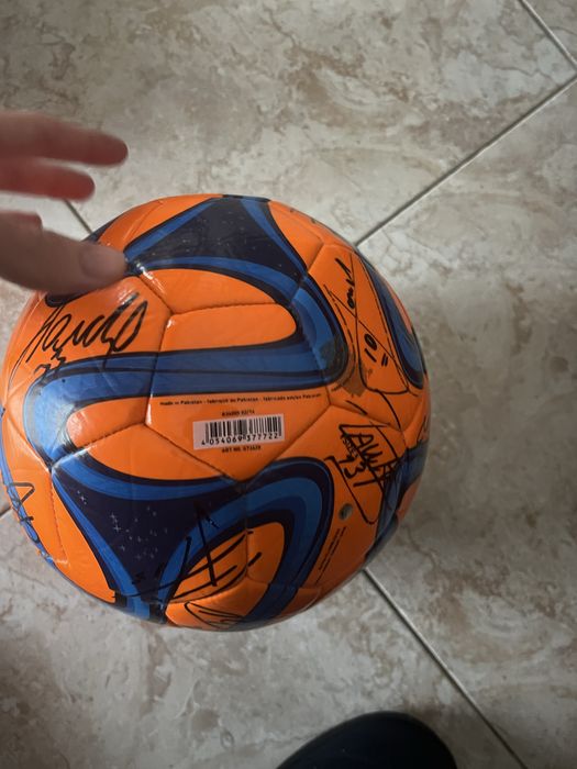 Bola adidas world cup brazil 2014 assinada  plantel do benfica 201