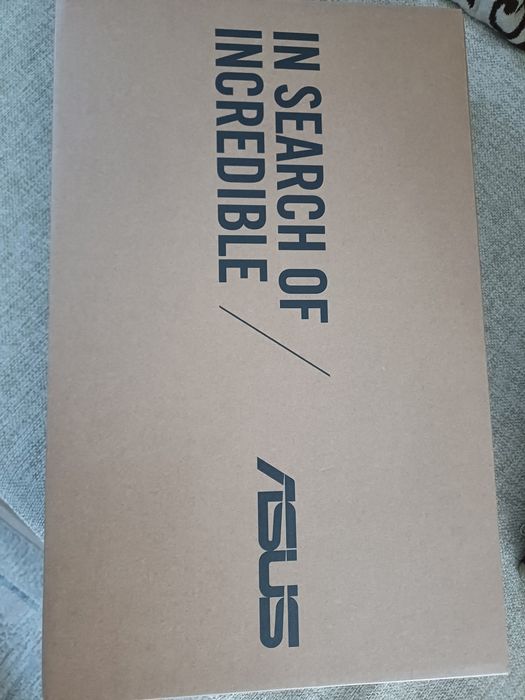 Laptop Asus E 510 nowy