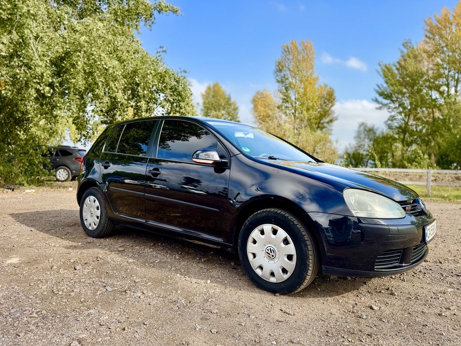 Volkswagen Golf 5 - 2004 рік  1.6 бензин