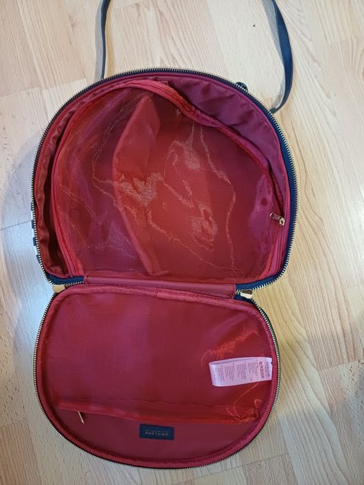 Podrozny kuferek  na kosmetyki