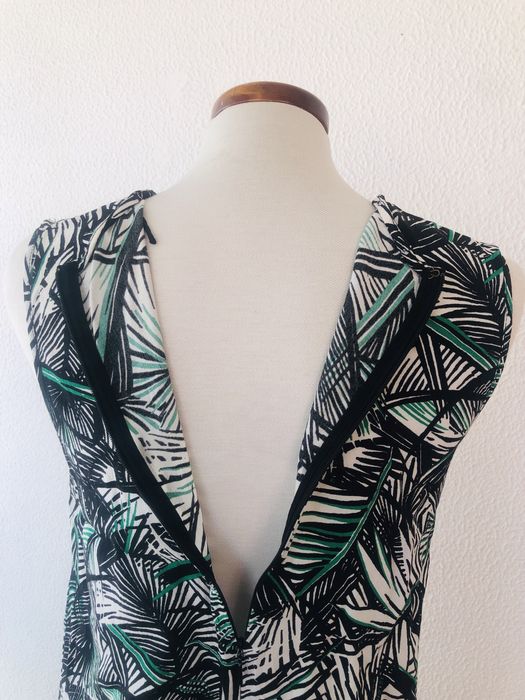 Vestido de verão padrão tropical