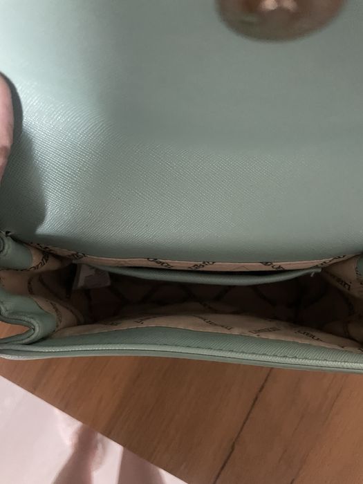 Miętowa torebka Monnari