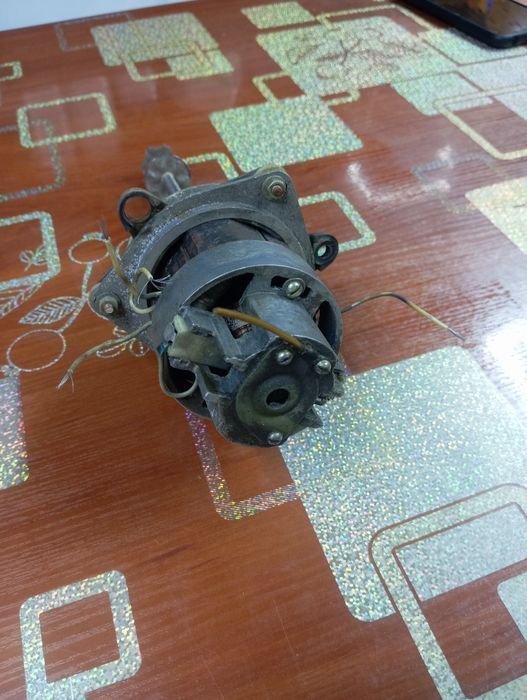 Миксер для молочных коктейлей (двигатель)