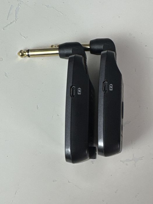 Nux B-2 PLUS wireless system Sistema sem fio para guitarra