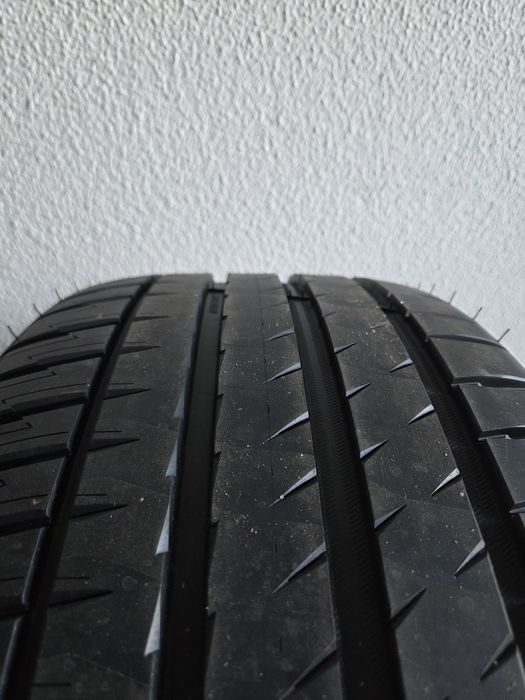 Michelin Pilot Sport EV R20