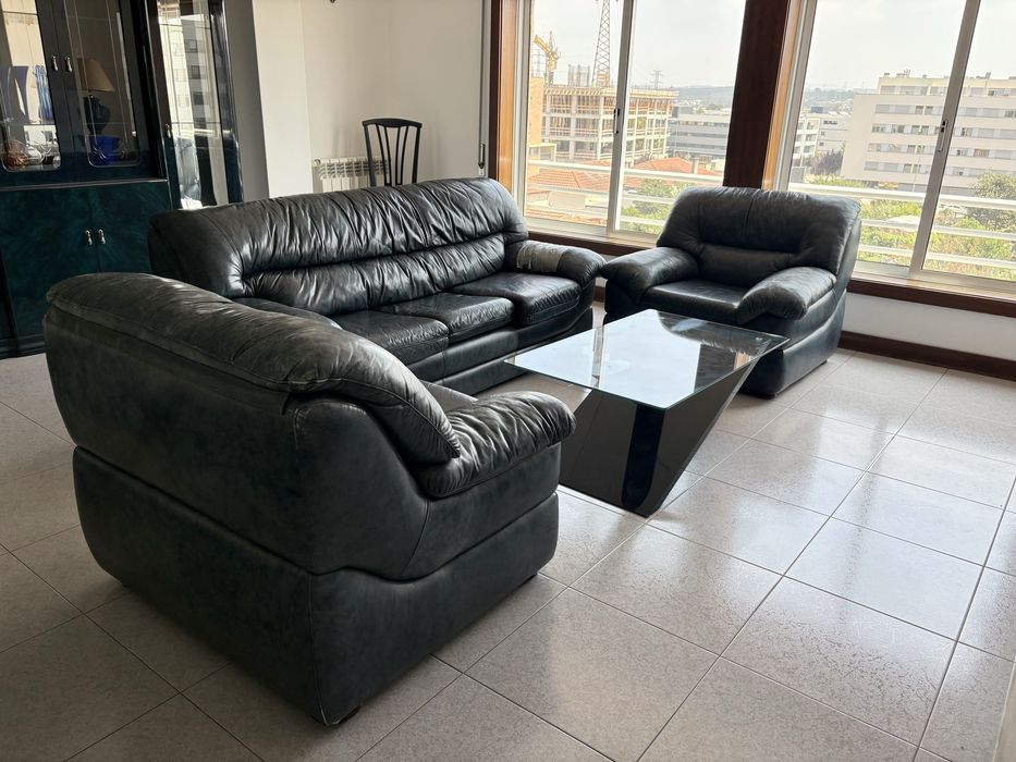 Conjunto de Sofás em Pele Azul Marinho (3 Lugares + 2 Poltronas) + Capas Incluídas