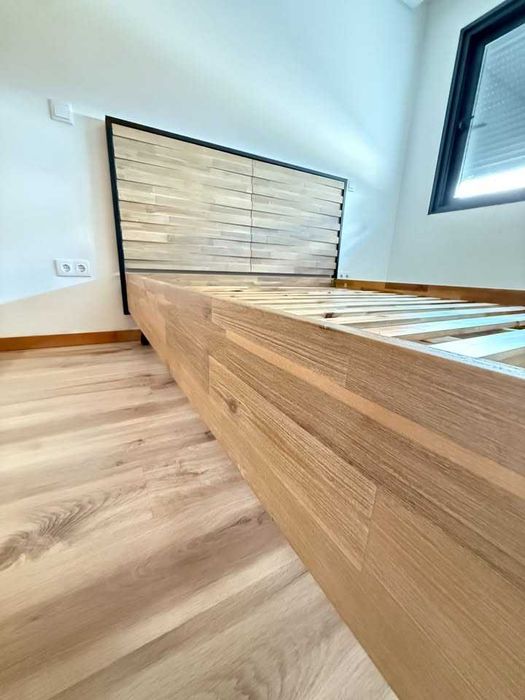 Cama de casal madeira + estrado