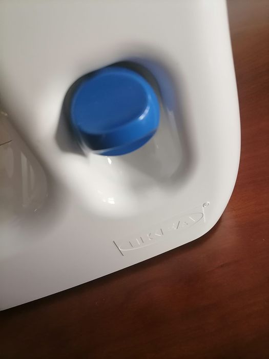 Vendo máquina de costura portátil