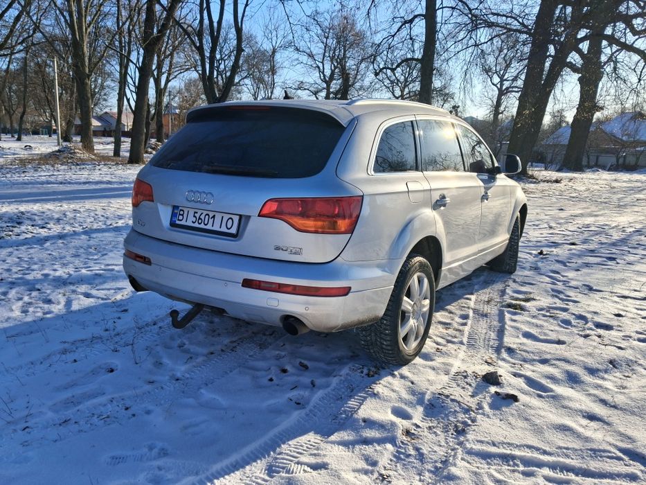 Продам Audi Q7 Quattro(без вкладень)