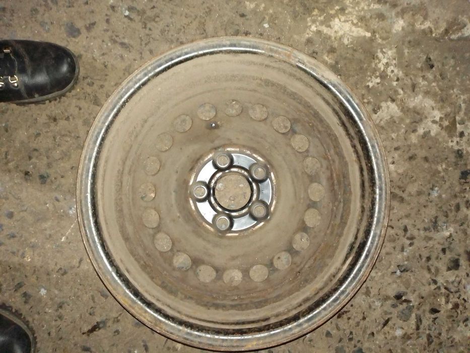 Продам один диск  R16