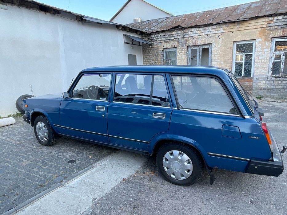 Автомобіль ВАЗ 21043 (Четвірка)