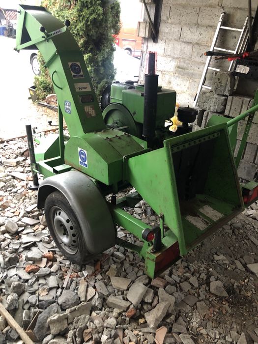 Rębak spalinowy do gałezi