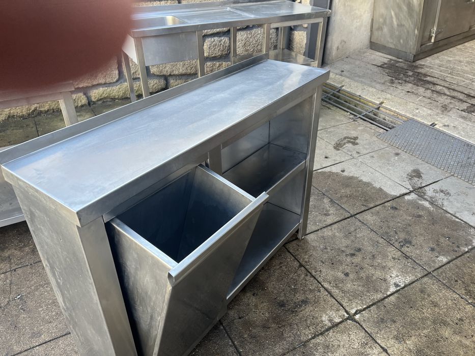 Escaparate Aço Inox com gaveta 1.15mt x 30cm