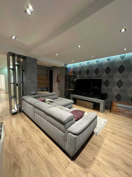 Продам квартиру в новому цегляному будинку. Газ. Новий ремонт. Торг