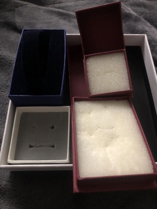 Футляры от “Celine”