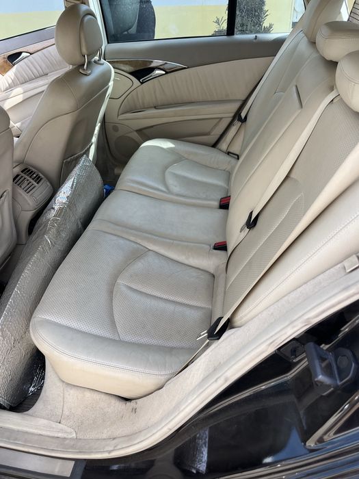 Mercedes Benz E220 — photo 4