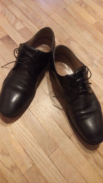 Взуття чоловіче шкіряне