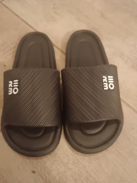 Super niedrogie klapki 40-41