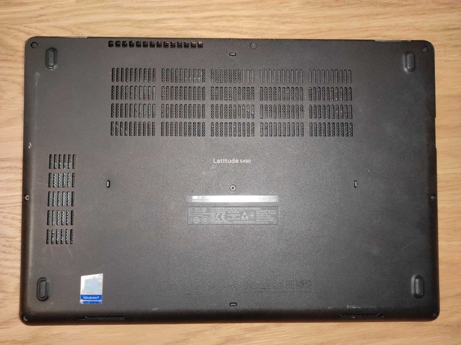 Ноутбук Dell 5490 14.0 FHD/i5-8350U/8ГБ DDR4/SSD 256GB/бат.3-4 години