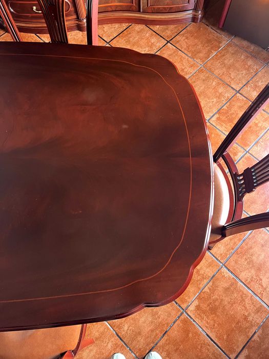 Conjunto móvel cristaleira + mesa jantar + 6 cadeiras