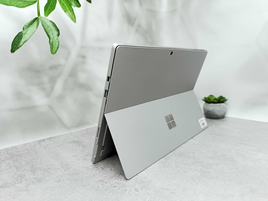 Планшет Microsoft Surface Pro 4/i5-6300U/4GB/128 GB/12.3"/3K/2736x1824
