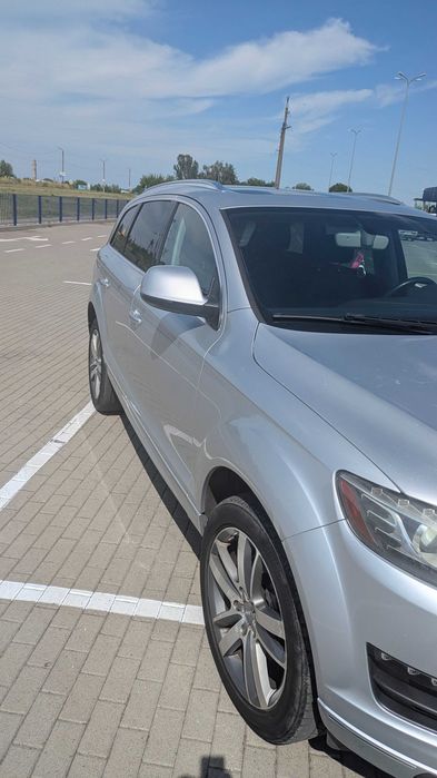 Продам  Audi Q7.