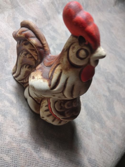 Керамічна фігурка півник, декор/сувенір
Опис:
Продається декоративна к