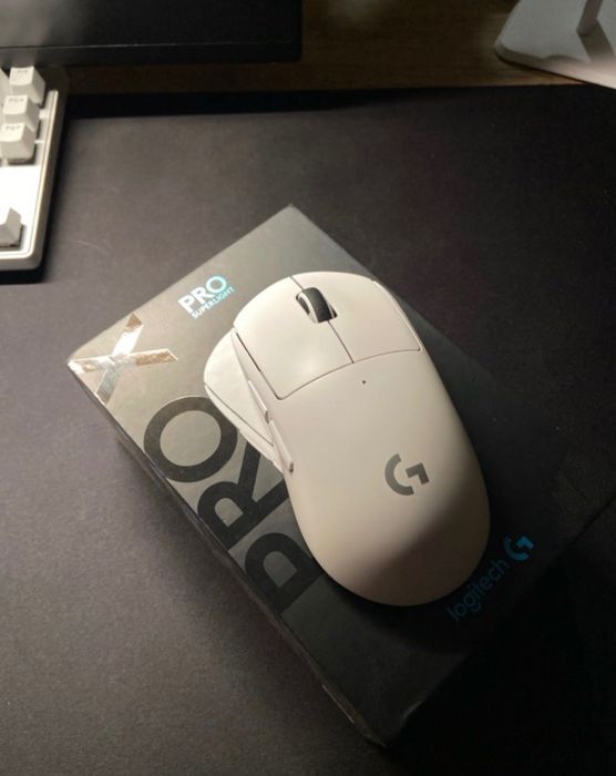 Logitech G Pro X Superlight white