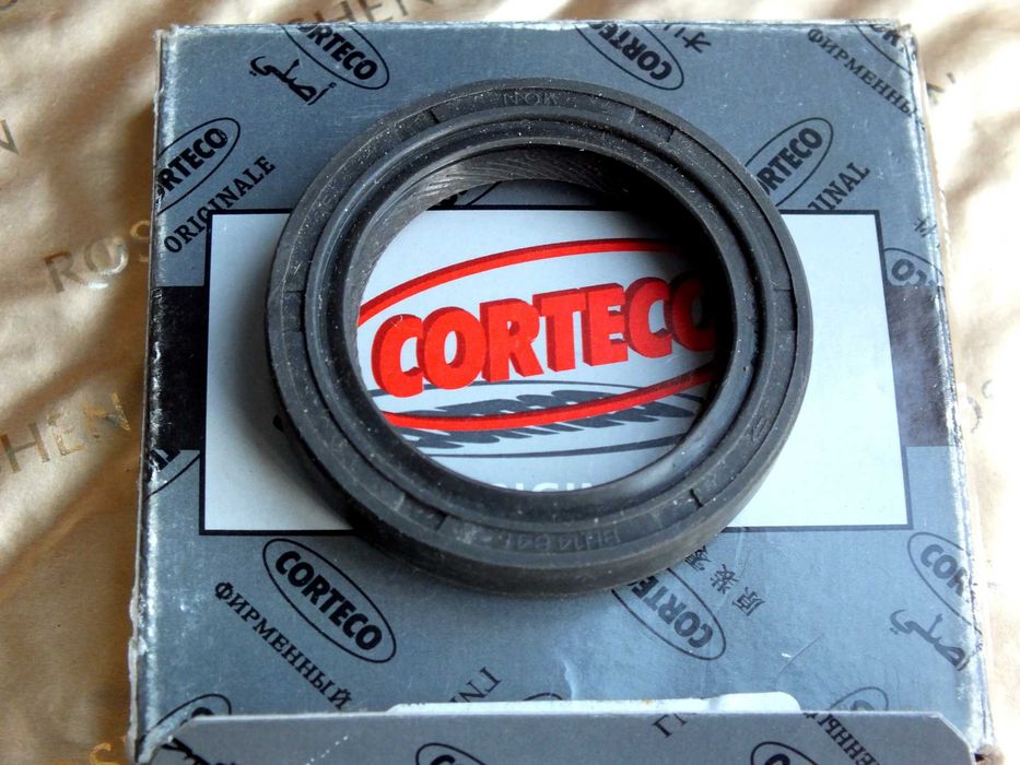 Крышка заднего сальника к/вала в сборе дв. СА - 18 Ниссан