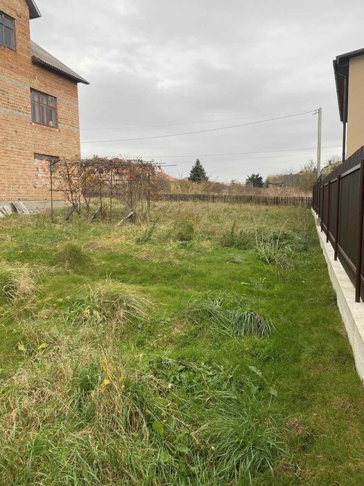 Продається забудова і земальний участок 14 сотих.