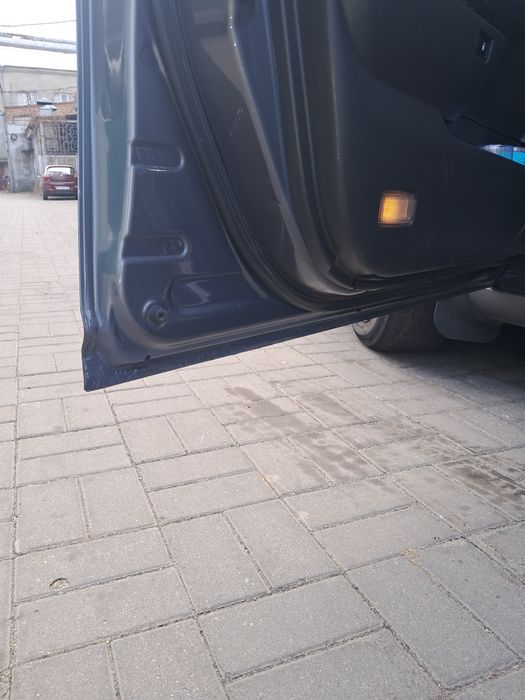 Тойота Авенсіс ll