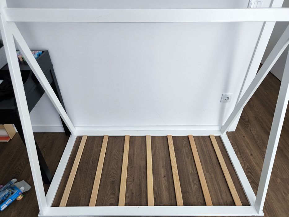 Estrutura de cama montessori