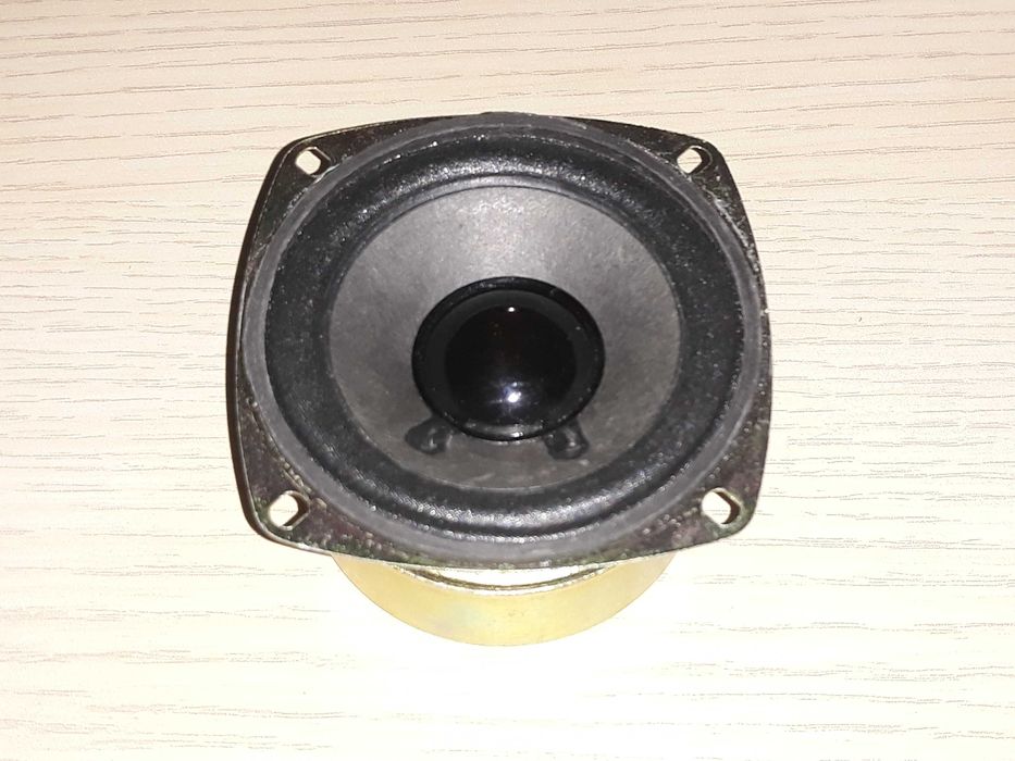 Динамик F&D 80 мм.