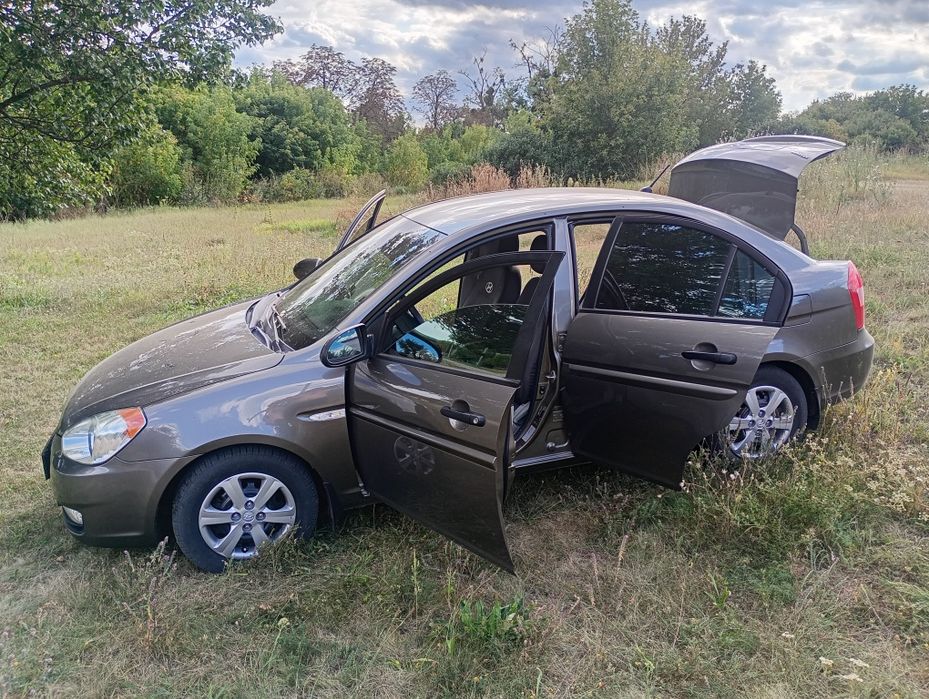 авто Хюндай акцент 2009