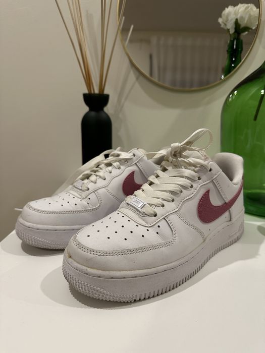 Air force 1 simbolo rosa