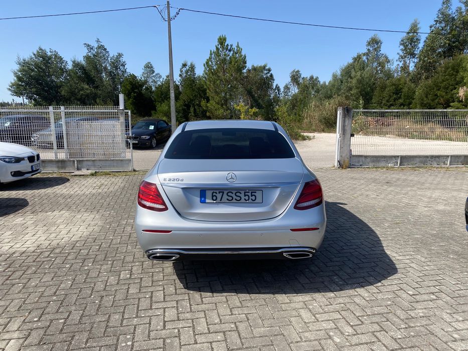 Mercedes-Benz E220d - 90 mil kms - Nacional