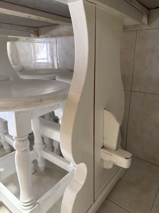 Mesa de pedra para refeicao